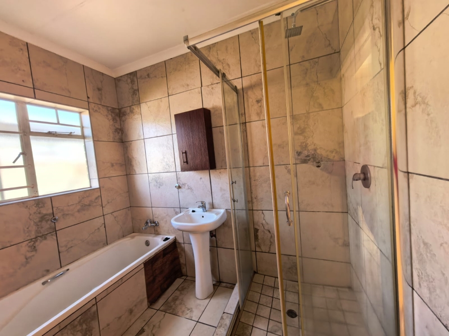 3 Bedroom Property for Sale in Waterval East North West